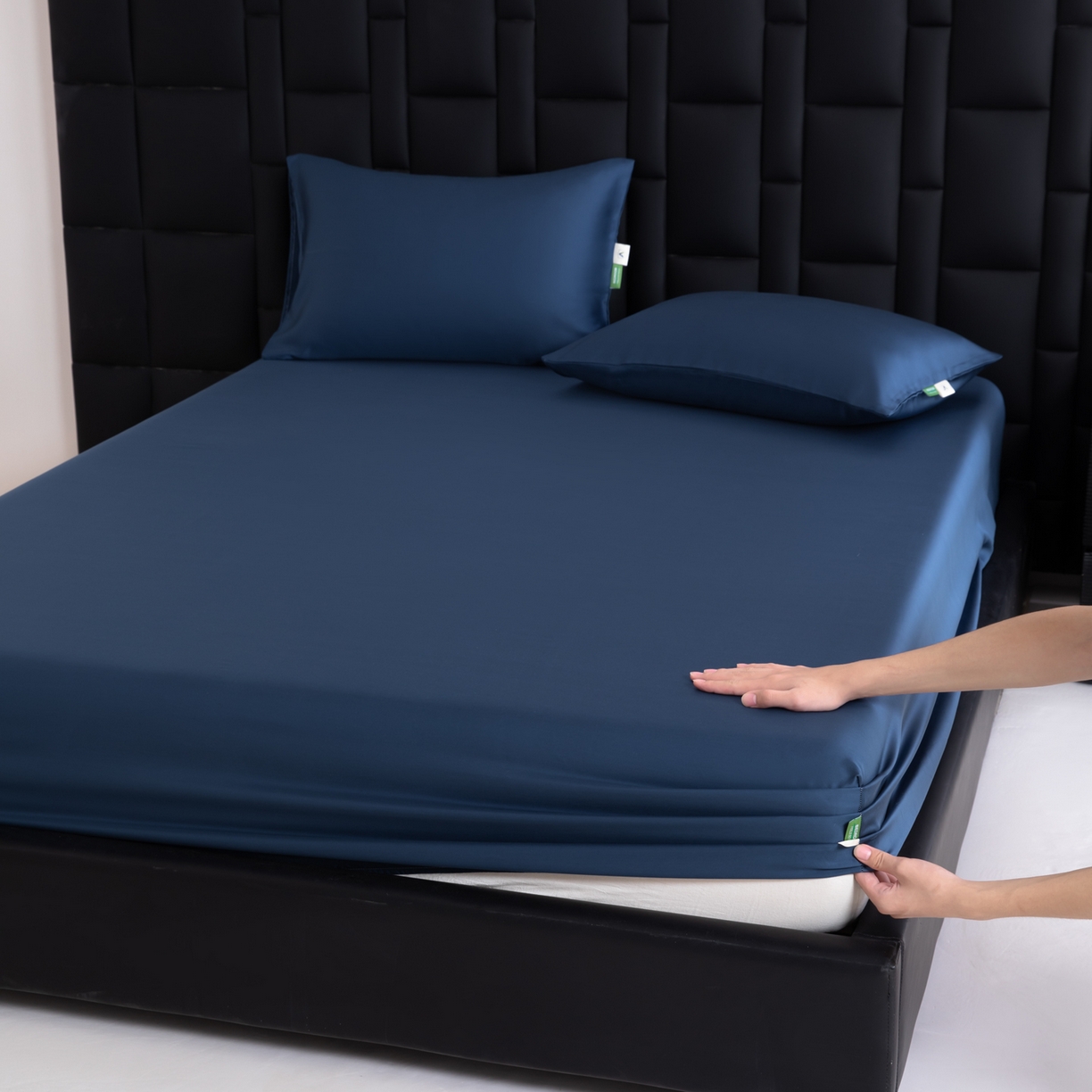 91家纺网 家纺一手货源 找家纺 眠博士 2026新款60S天丝莱赛尔纯色床笠-场景一 60S天丝床笠-米亚蓝