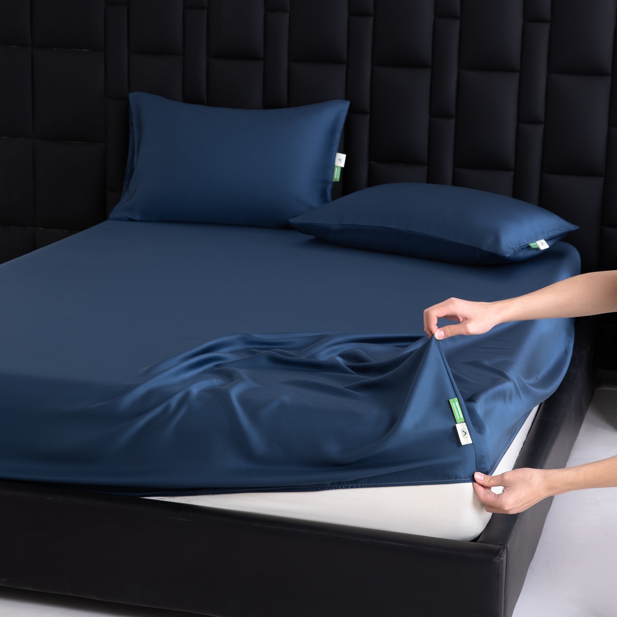 91家纺网 家纺一手货源 找家纺 眠博士 2026新款60S天丝莱赛尔纯色床笠-场景一 60S天丝床笠-米亚蓝