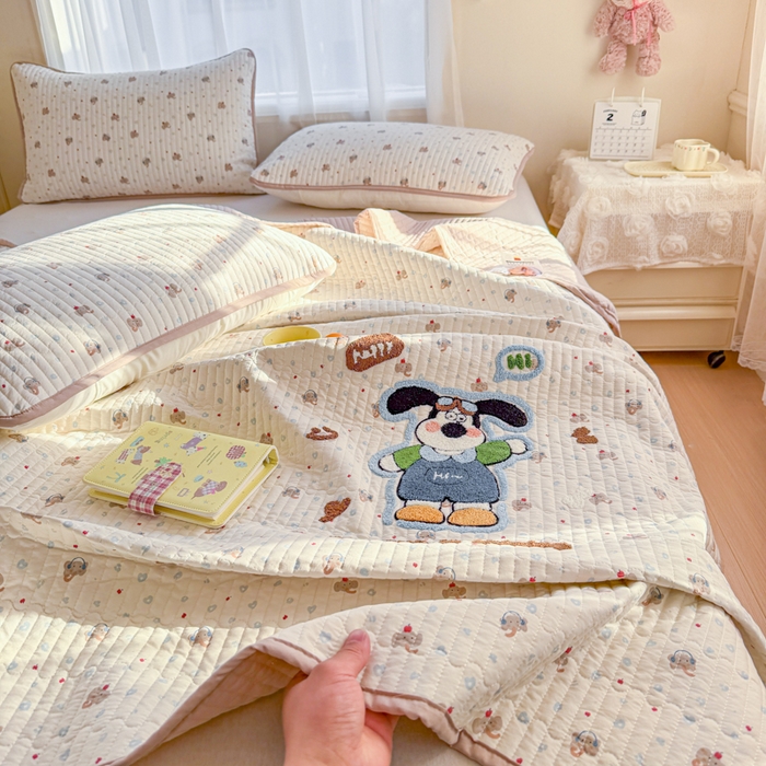 91家纺网 家纺一手货源 找家纺 赛丽雅 2026春夏新款毛巾绣床盖三件套 开心狗