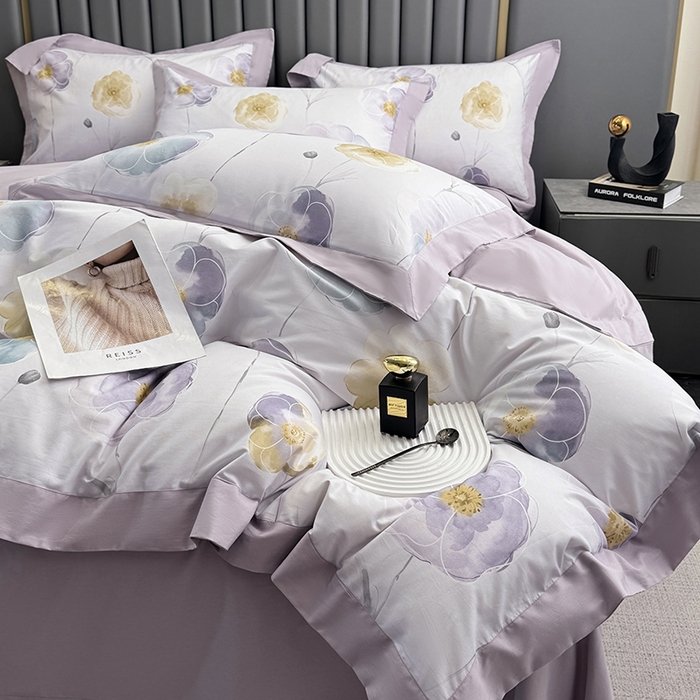 91家纺网 家纺一手货源 找家纺 乐蔻家纺 2026新款宽边数码精梳长绒棉纯棉四件套 怡淡静雅 紫