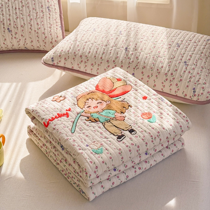 91家纺网 家纺一手货源 找家纺 赛丽雅 2026春夏新款毛巾绣床盖三件套 花朵姑娘