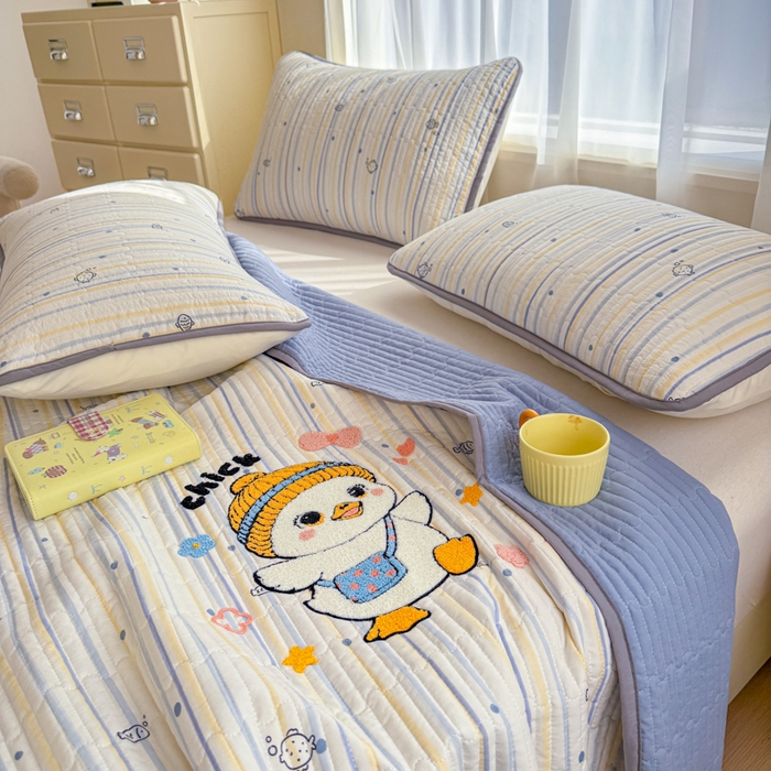 91家纺网 家纺一手货源 找家纺 赛丽雅 2026春夏新款毛巾绣床盖三件套 小鸭鸭