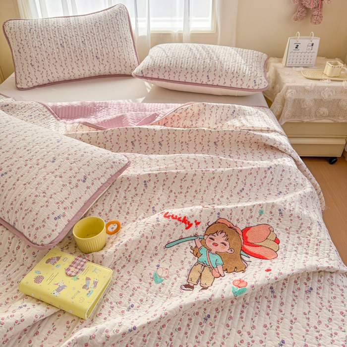 91家纺网 家纺一手货源 找家纺 赛丽雅 2026春夏新款毛巾绣床盖三件套 花朵姑娘