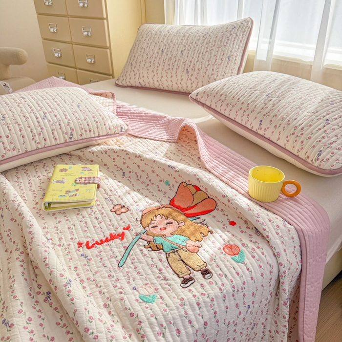 91家纺网 家纺一手货源 找家纺 赛丽雅 2026春夏新款毛巾绣床盖三件套 花朵姑娘