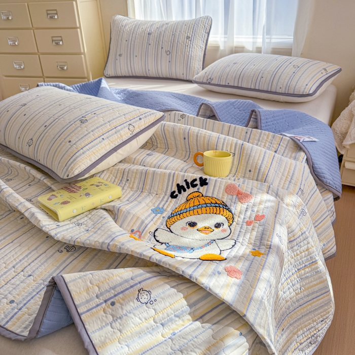 91家纺网 家纺一手货源 找家纺 赛丽雅 2026春夏新款毛巾绣床盖三件套 小鸭鸭