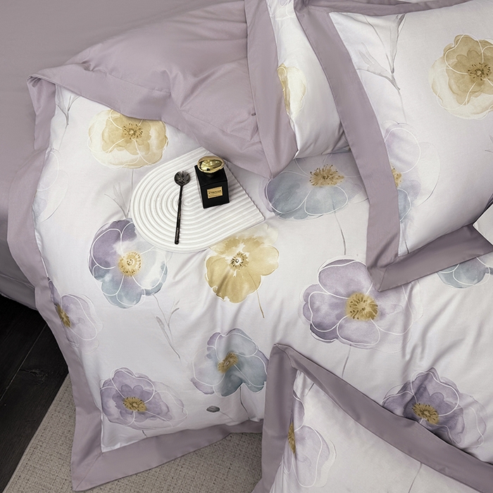 91家纺网 家纺一手货源 找家纺 乐蔻家纺 2026新款宽边数码精梳长绒棉纯棉四件套 怡淡静雅 紫