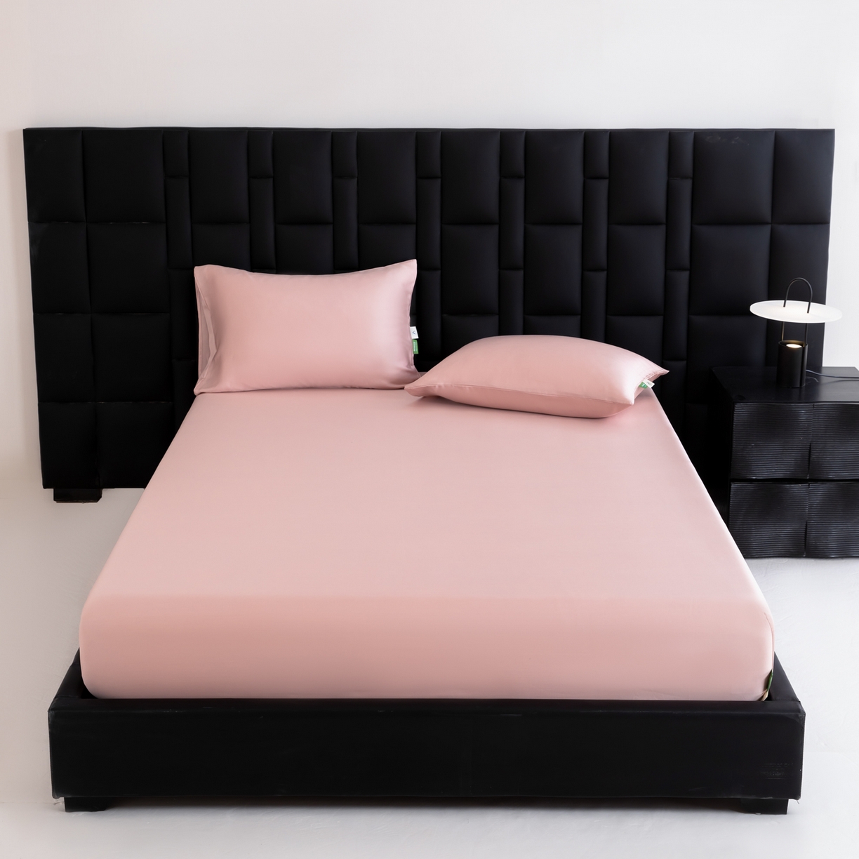 91家纺网 家纺一手货源 找家纺 眠博士 2026新款60S天丝莱赛尔纯色床笠-场景一 60S天丝床笠-藕粉