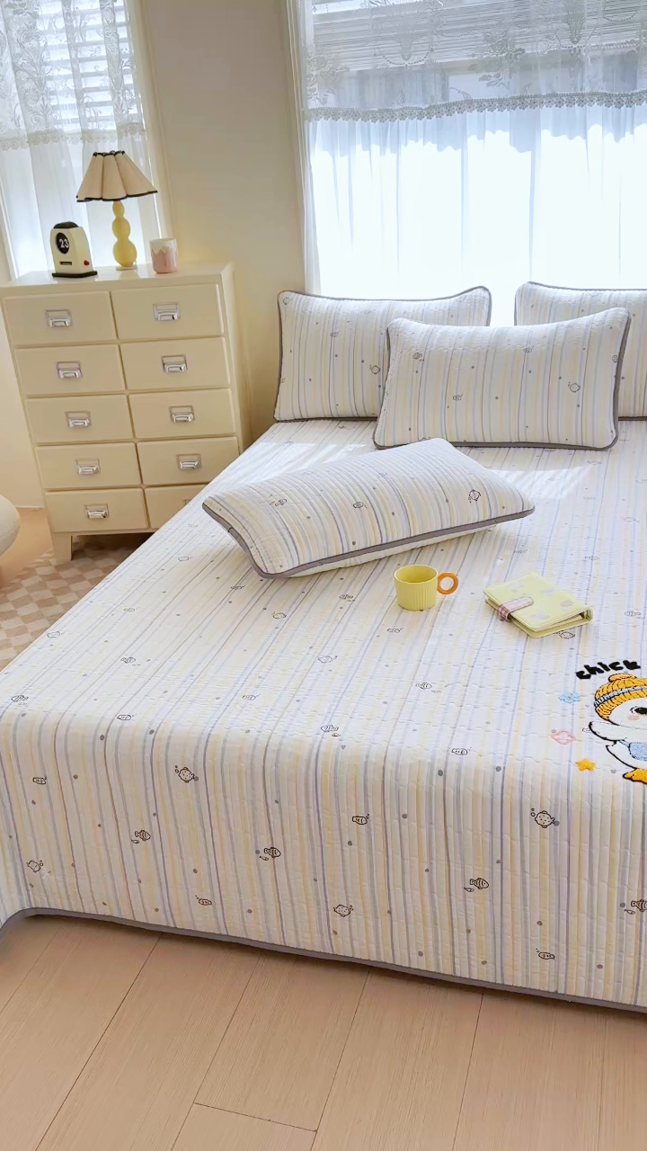 91家纺网 家纺一手货源 找家纺 赛丽雅 2026春夏新款毛巾绣床盖三件套 小鸭鸭