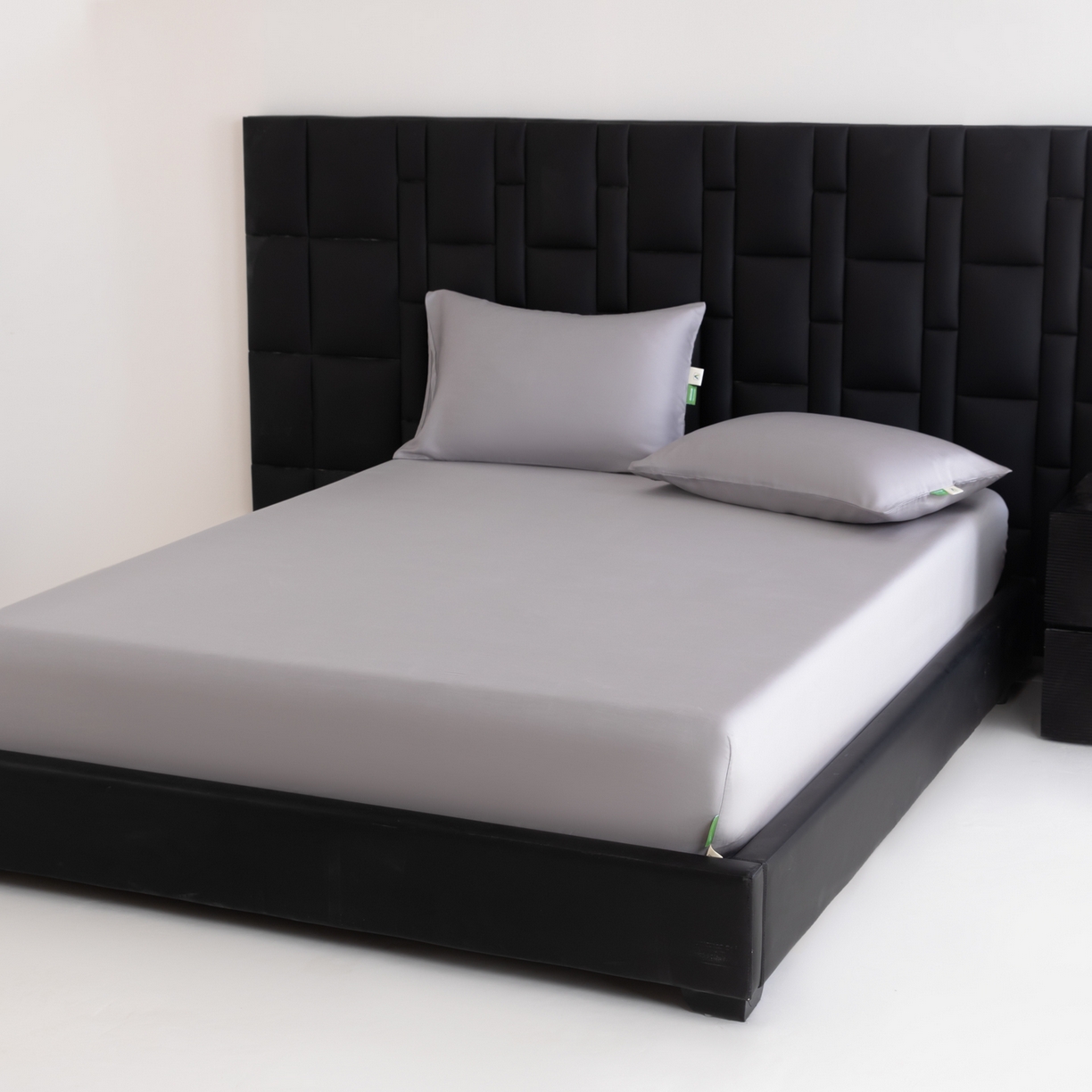 91家纺网 家纺一手货源 找家纺 眠博士 2026新款60S天丝莱赛尔纯色床笠-场景一 60S天丝床笠-烟灰