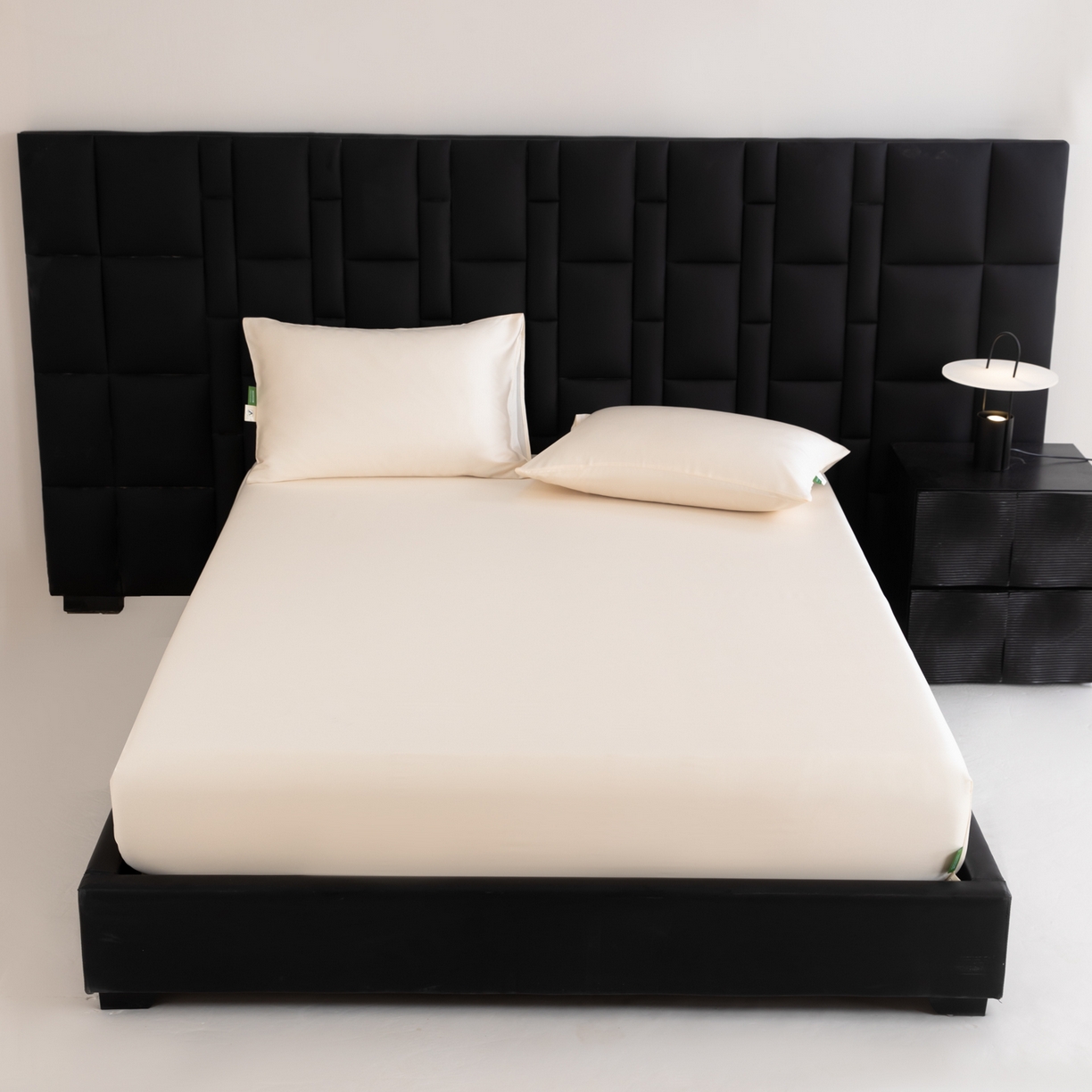 91家纺网 家纺一手货源 找家纺 眠博士 2026新款60S天丝莱赛尔纯色床笠-场景一 60S天丝床笠-云朵白