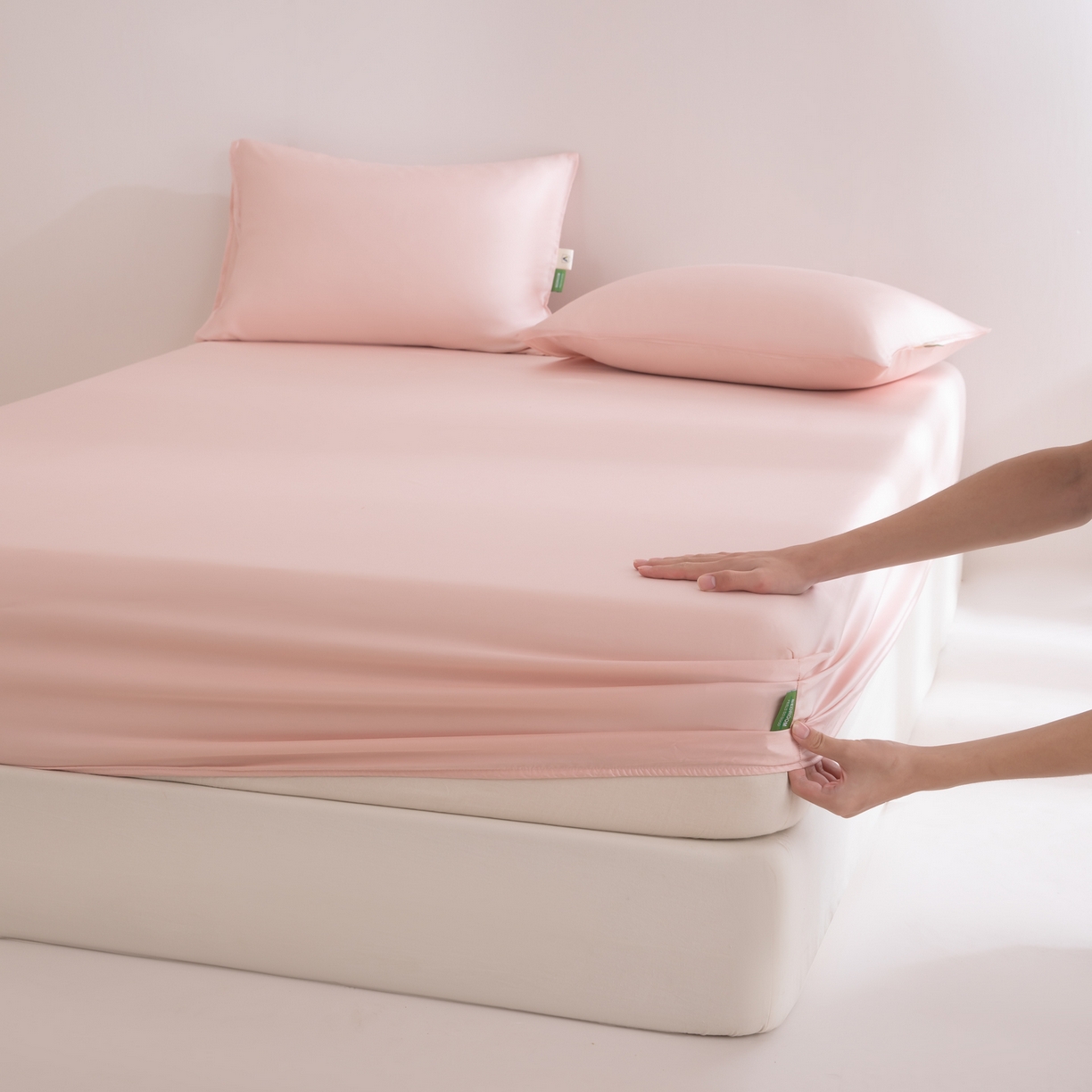 眠博士 2026新款60S天丝莱赛尔纯色床笠-场景一 60S天丝床笠-云朵粉