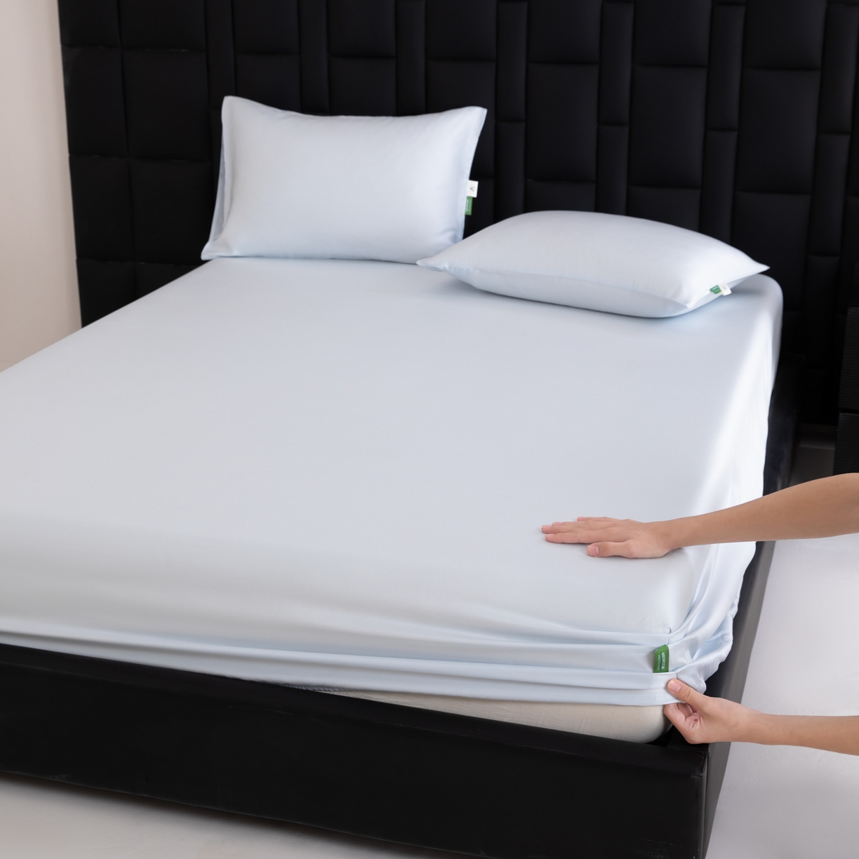 91家纺网 家纺一手货源 找家纺 眠博士 2026新款60S天丝莱赛尔纯色床笠-场景一 60S天丝床笠-云朵蓝