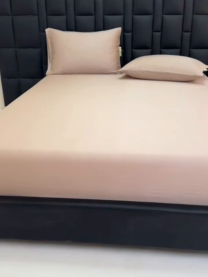 91家纺网 家纺一手货源 找家纺 眠博士 2026新款60S天丝莱赛尔纯色床笠-场景一 60S天丝床笠-中茶色