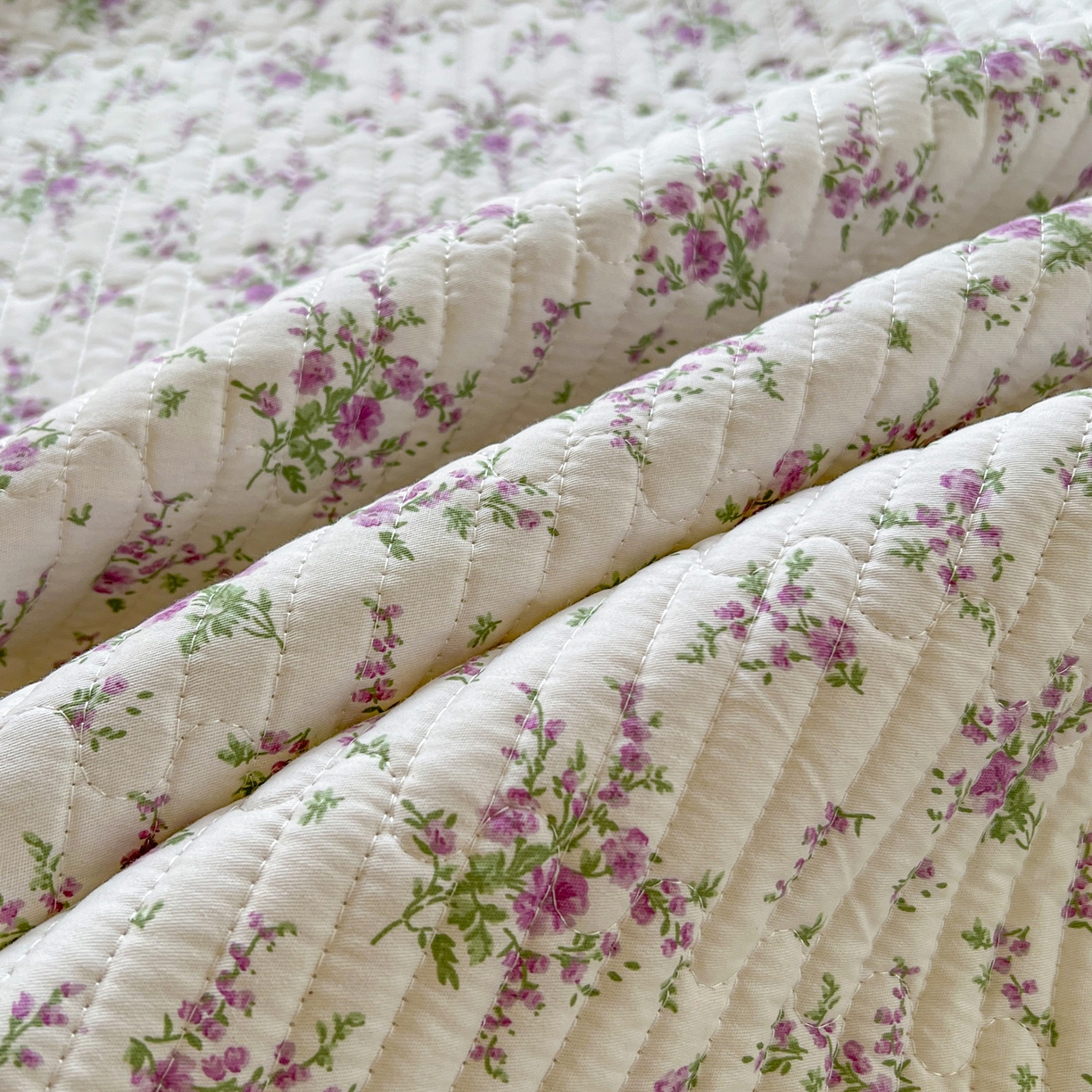 91家纺网 家纺一手货源 找家纺 默忆 2026新款A类小清新四季可用学生宿舍床单  单件全棉炕盖床盖炕毯三件套 汐春之语