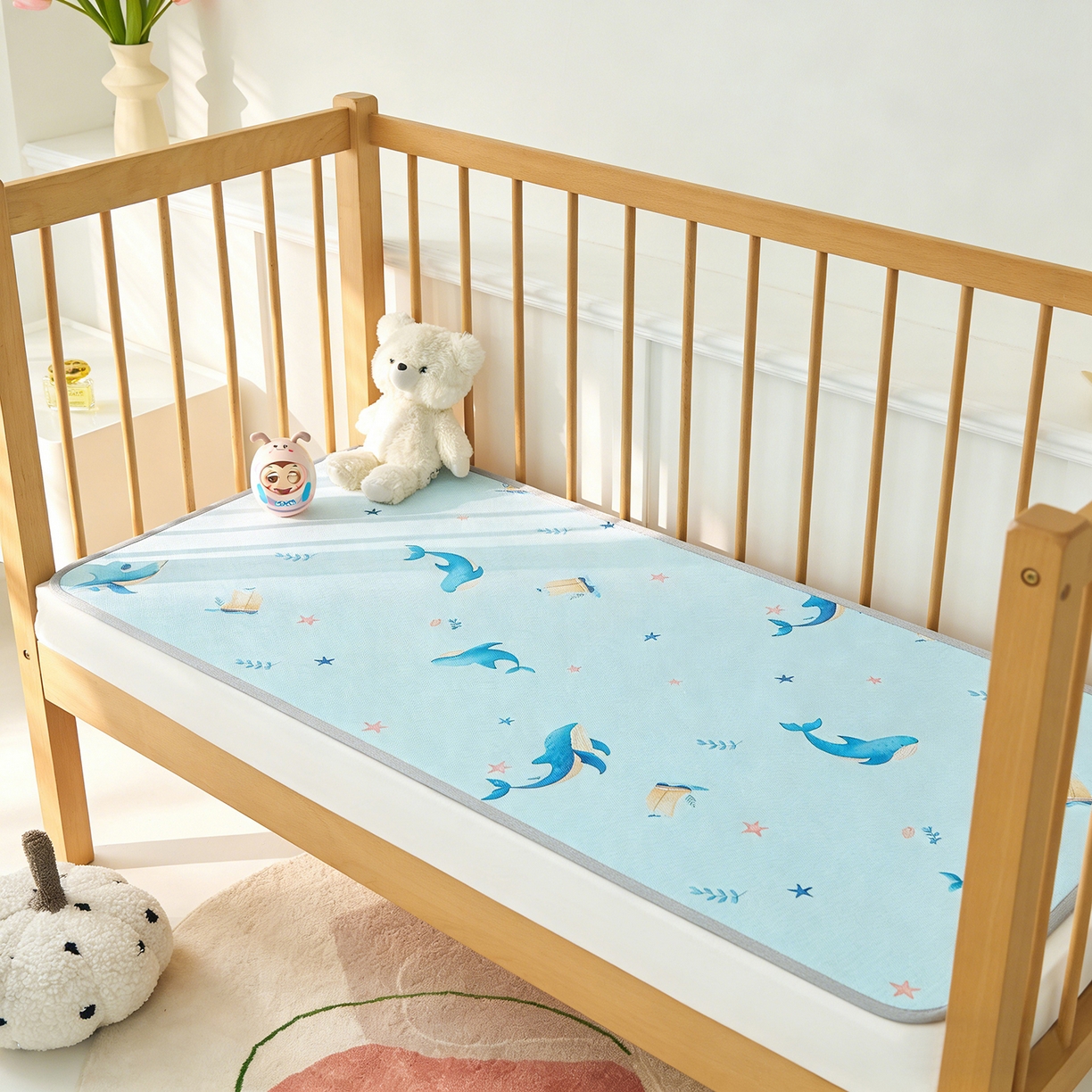 91家纺网 家纺一手货源 找家纺 家品罗兰 2026新款A类母婴级卡通婴儿凉感冰豆豆凉席儿童新生小宝宝床幼儿园床拼接床冰丝席床单垫可机洗夏空调席 海洋世界【三明治透气网底】