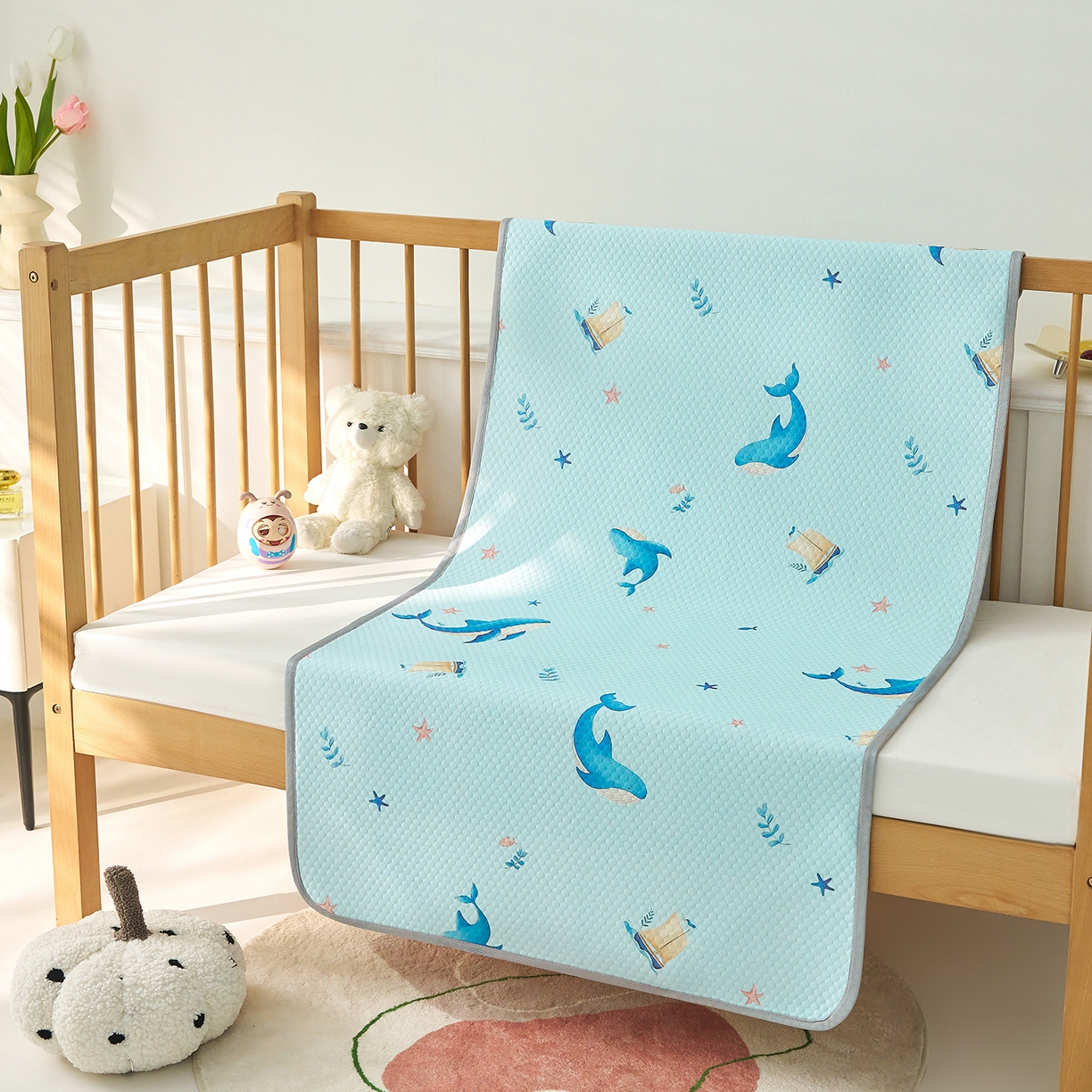 91家纺网 家纺一手货源 找家纺 家品罗兰 2026新款A类母婴级卡通婴儿凉感冰豆豆凉席儿童新生小宝宝床幼儿园床拼接床冰丝席床单垫可机洗夏空调席 海洋世界【三明治透气网底】