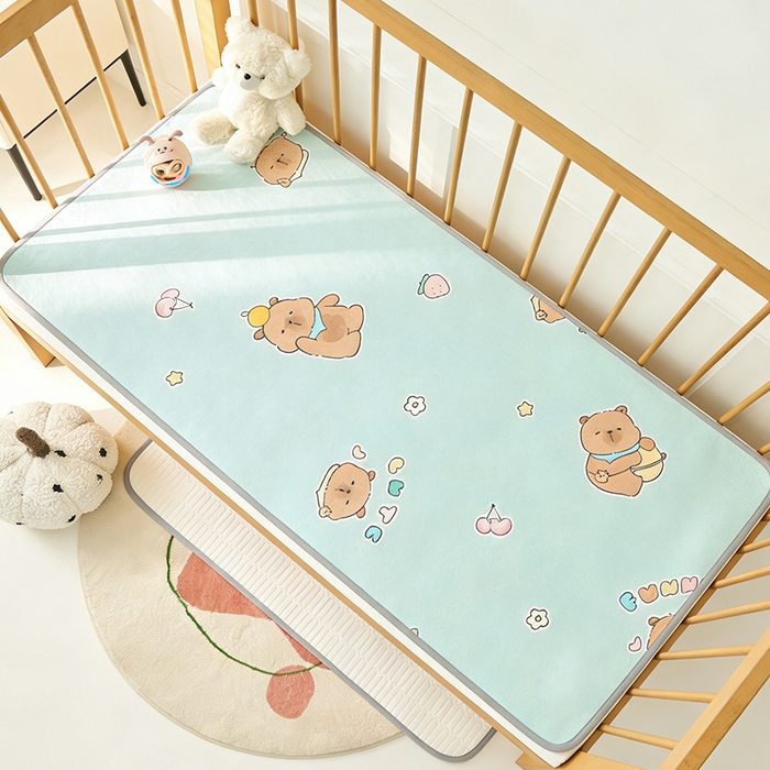 91家纺网 家纺一手货源 找家纺 家品罗兰 2026新款A类母婴级卡通婴儿凉感冰豆豆凉席儿童新生小宝宝床幼儿园床拼接床冰丝席床单垫可机洗夏空调席 卡皮巴拉【三明治透气网底】