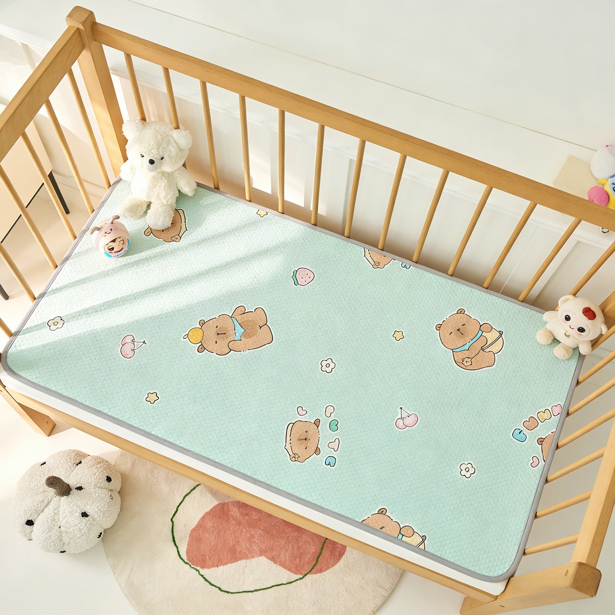 91家纺网 家纺一手货源 找家纺 家品罗兰 2026新款A类母婴级卡通婴儿凉感冰豆豆凉席儿童新生小宝宝床幼儿园床拼接床冰丝席床单垫可机洗夏空调席 卡皮巴拉【三明治透气网底】