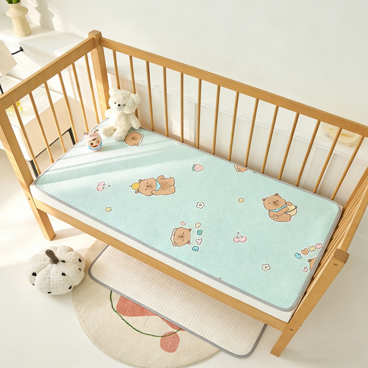 91家纺网 家纺一手货源 找家纺 家品罗兰 2026新款A类母婴级卡通婴儿凉感冰豆豆凉席儿童新生小宝宝床幼儿园床拼接床冰丝席床单垫可机洗夏空调席 卡皮巴拉【三明治透气网底】