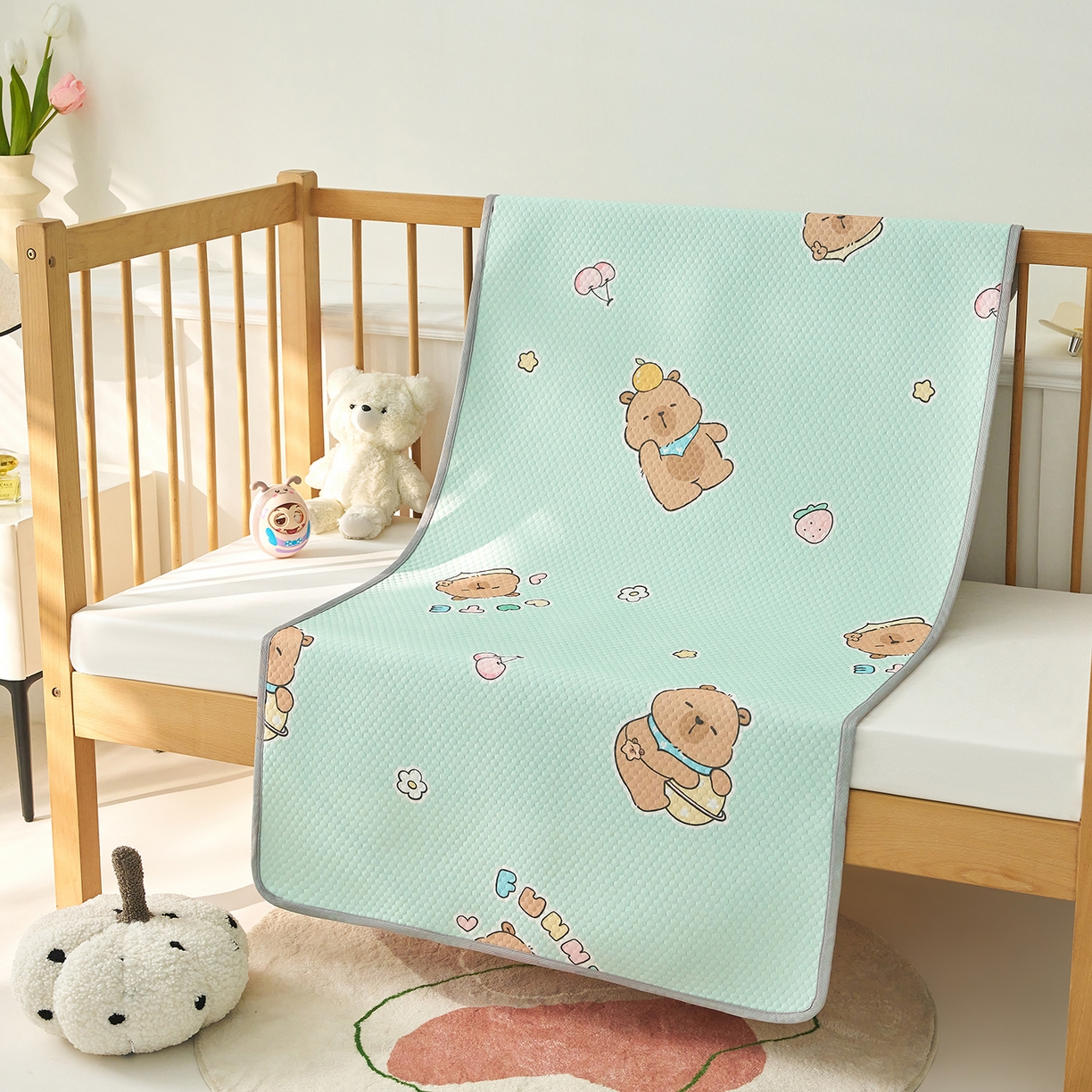 91家纺网 家纺一手货源 找家纺 家品罗兰 2026新款A类母婴级卡通婴儿凉感冰豆豆凉席儿童新生小宝宝床幼儿园床拼接床冰丝席床单垫可机洗夏空调席 卡皮巴拉【三明治透气网底】