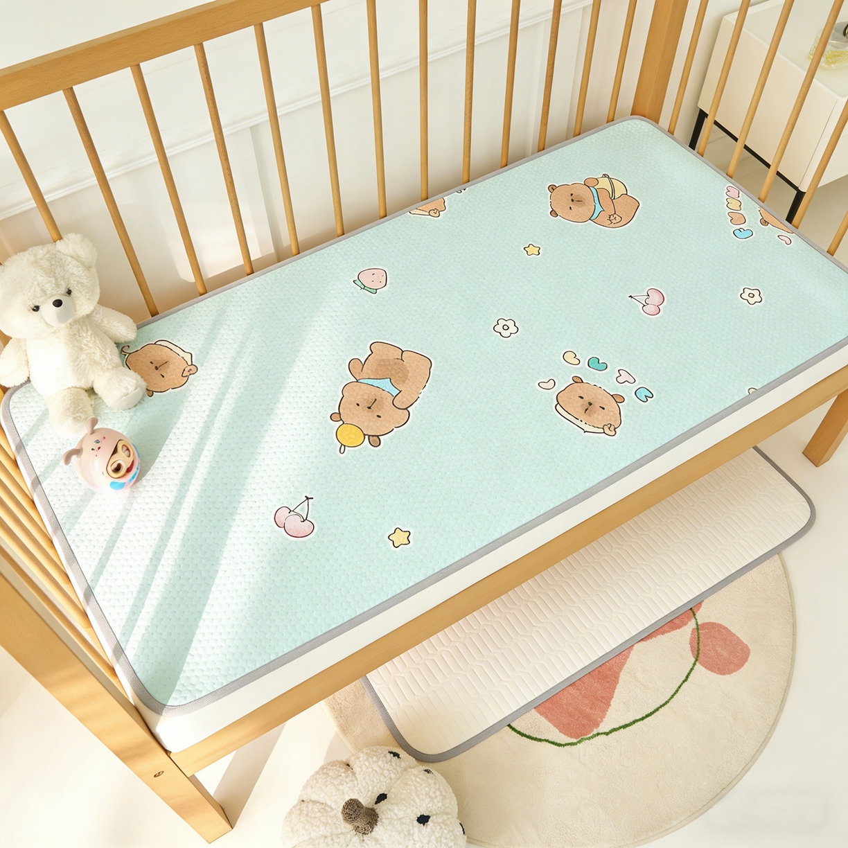 91家纺网 家纺一手货源 找家纺 家品罗兰 2026新款A类母婴级卡通婴儿凉感冰豆豆凉席儿童新生小宝宝床幼儿园床拼接床冰丝席床单垫可机洗夏空调席 卡皮巴拉【三明治透气网底】