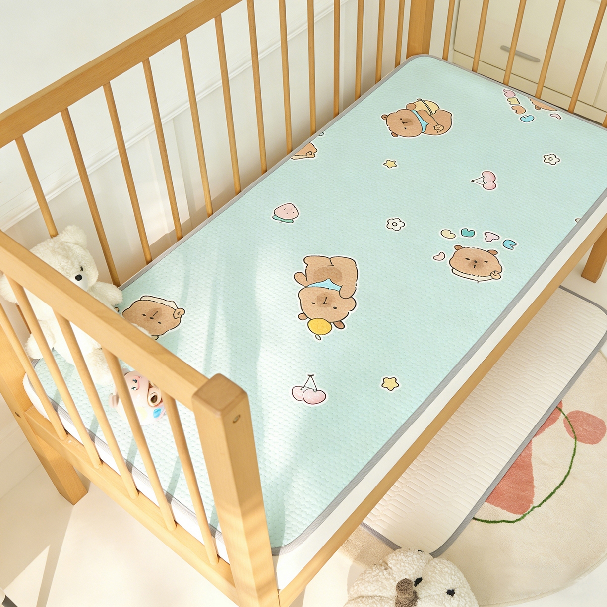 91家纺网 家纺一手货源 找家纺 家品罗兰 2026新款A类母婴级卡通婴儿凉感冰豆豆凉席儿童新生小宝宝床幼儿园床拼接床冰丝席床单垫可机洗夏空调席 卡皮巴拉【三明治透气网底】