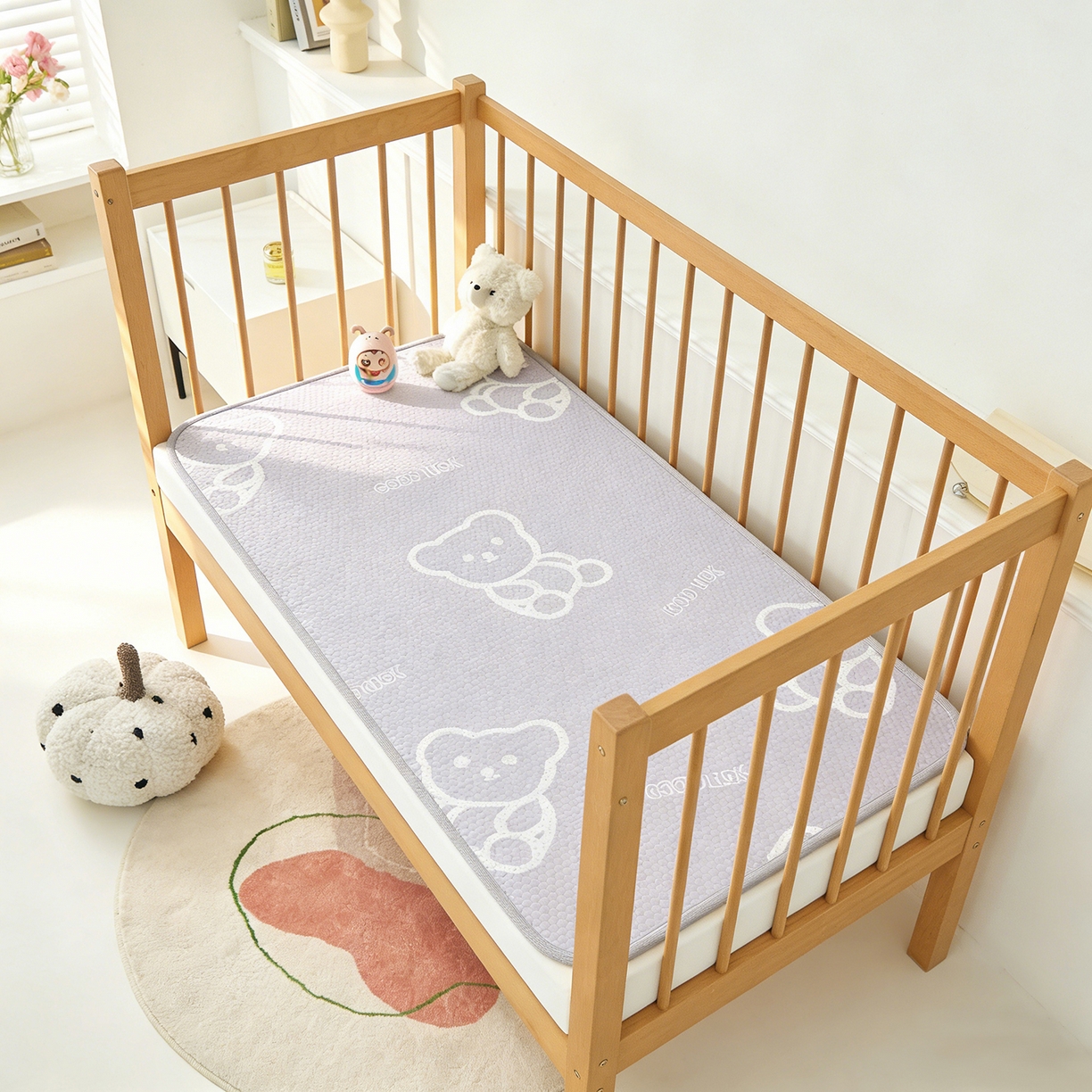 91家纺网 家纺一手货源 找家纺 家品罗兰 2026新款A类母婴级卡通婴儿凉感冰豆豆凉席儿童新生小宝宝床幼儿园床拼接床冰丝席床单垫可机洗夏空调席 维尼熊【三明治透气网底】