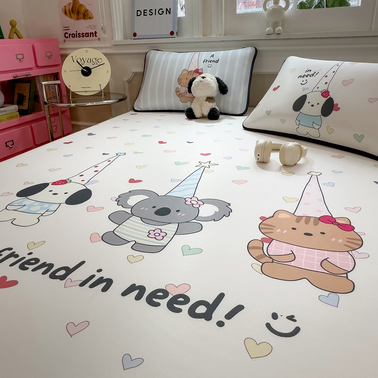 91家纺网 家纺一手货源 找家纺 丝羽坊 2026新款ins设计师原创大版小清新卡通冰皮复合软凉席  萌友相伴-床笠款