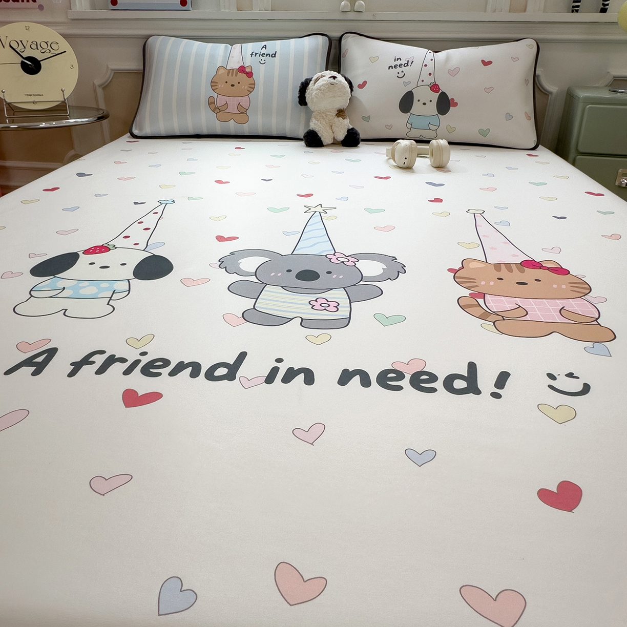 91家纺网 家纺一手货源 找家纺 丝羽坊 2026新款ins设计师原创大版小清新卡通冰皮复合软凉席  萌友相伴-床笠款