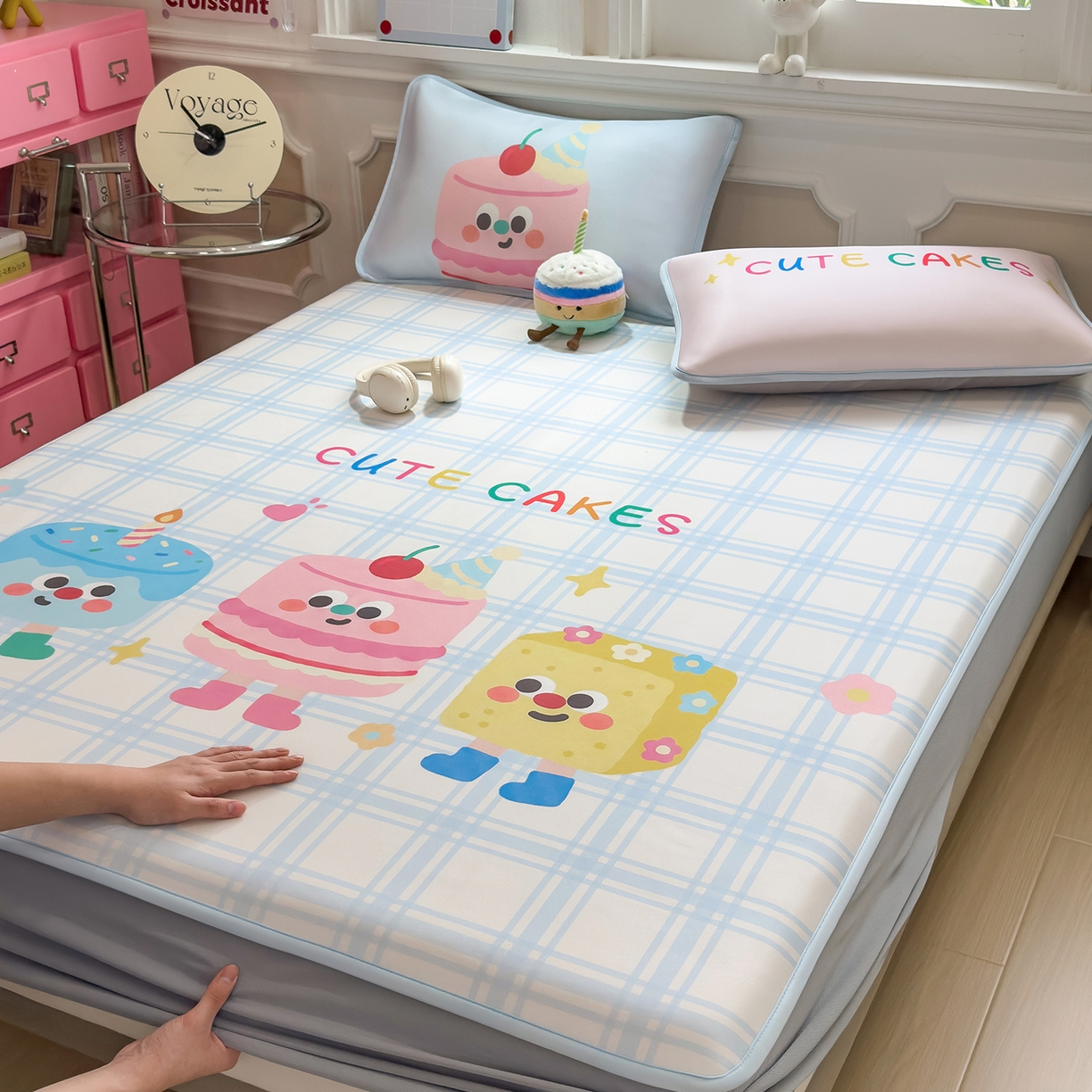 91家纺网 家纺一手货源 找家纺 丝羽坊 2026新款ins设计师原创大版小清新卡通冰皮复合软凉席  甜趣屋-床笠款