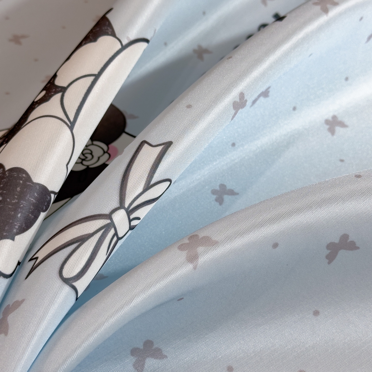 91家纺网 家纺一手货源 找家纺 丝羽坊 2026新款ins设计师原创大版小清新卡通冰皮复合软凉席  香风喵语-床笠款