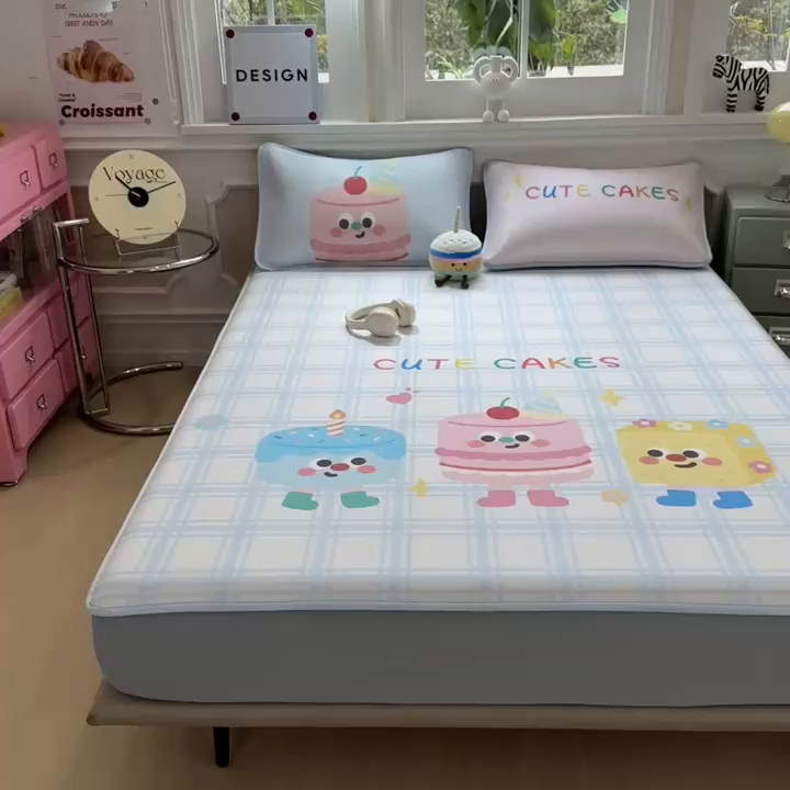 91家纺网 家纺一手货源 找家纺 丝羽坊 2026新款ins设计师原创大版小清新卡通冰皮复合软凉席  甜趣屋-床笠款