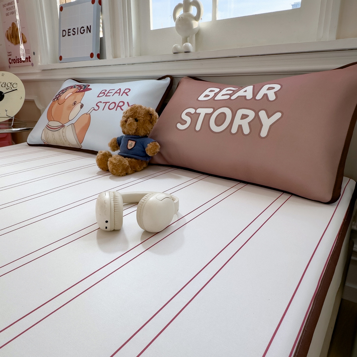 91家纺网 家纺一手货源 找家纺 丝羽坊 2026新款ins设计师原创大版小清新卡通冰皮复合软凉席  熊的故事-床笠款