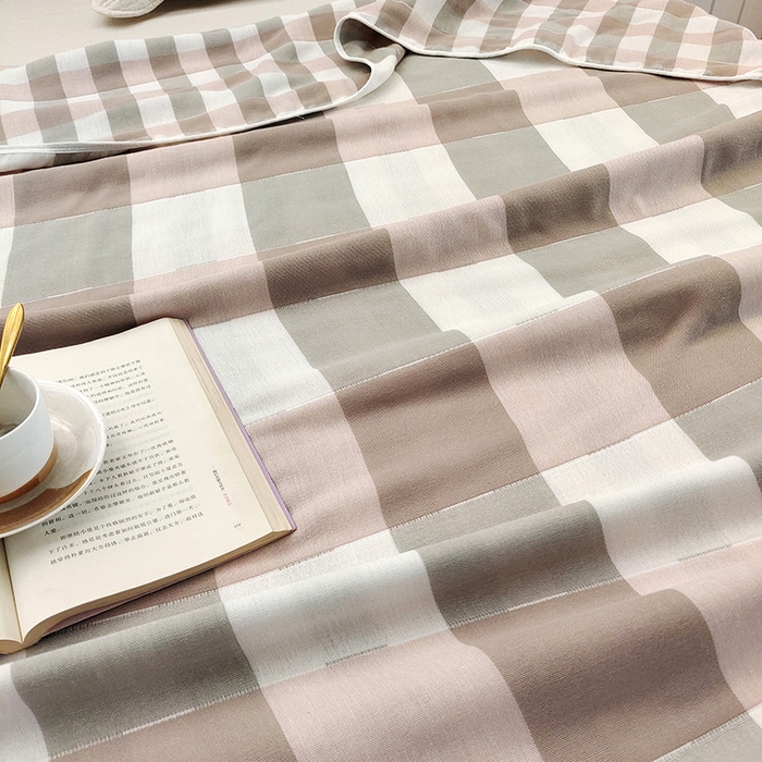 91家纺网 家纺一手货源 找家纺 静缘分 2026新款全棉纯棉6层纱布毛巾被纯棉六层纱布毯 日式大格粉