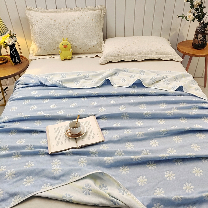 91家纺网 家纺一手货源 找家纺 静缘分 2026新款全棉纯棉6层纱布毛巾被纯棉六层纱布毯 小雏菊蓝