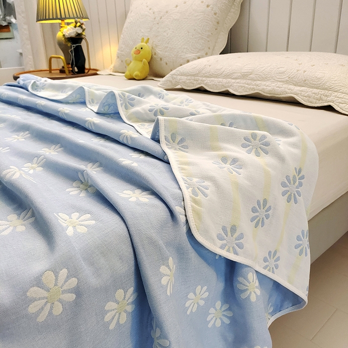 91家纺网 家纺一手货源 找家纺 静缘分 2026新款全棉纯棉6层纱布毛巾被纯棉六层纱布毯 小雏菊蓝