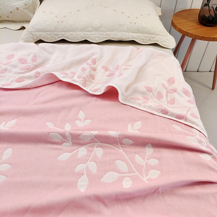 91家纺网 家纺一手货源 找家纺 静缘分 2026新款全棉纯棉6层纱布毛巾被纯棉六层纱布毯 叶语粉