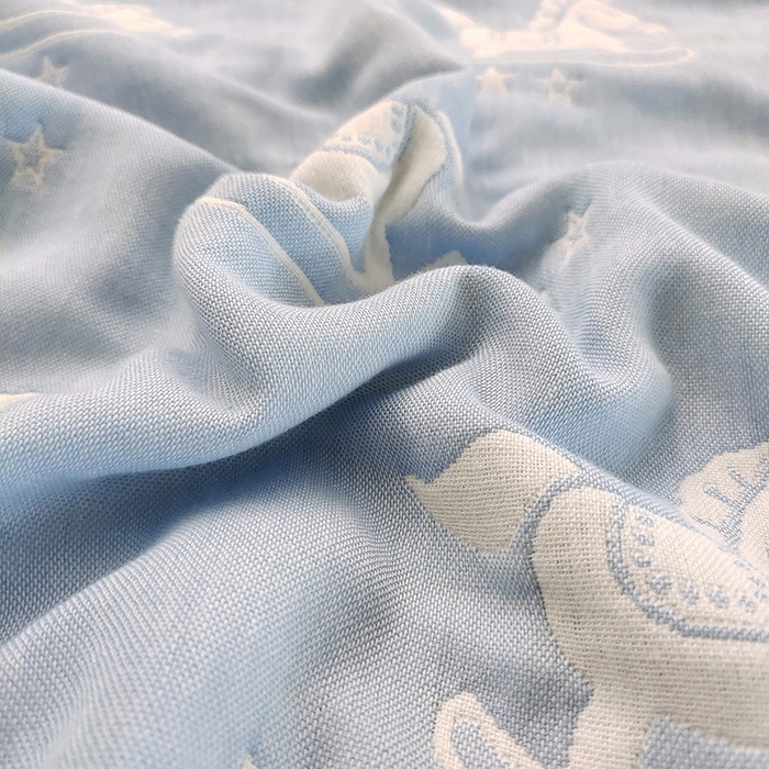 91家纺网 家纺一手货源 找家纺 静缘分 2026新款全棉纯棉6层纱布毛巾被纯棉六层纱布毯 快乐木马蓝