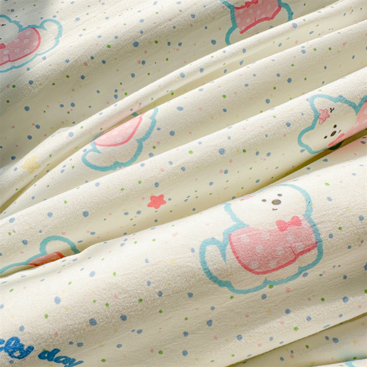 91家纺网 家纺一手货源 找家纺 晓时候 2026新款小清新印花夏被夏凉被空调被新疆棉花被被子被芯 彩糖熊贴