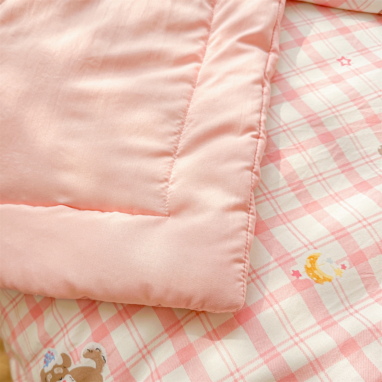 91家纺网 家纺一手货源 找家纺 晓时候 2026新款小清新印花夏被夏凉被空调被新疆棉花被被子被芯 粉格萌犬