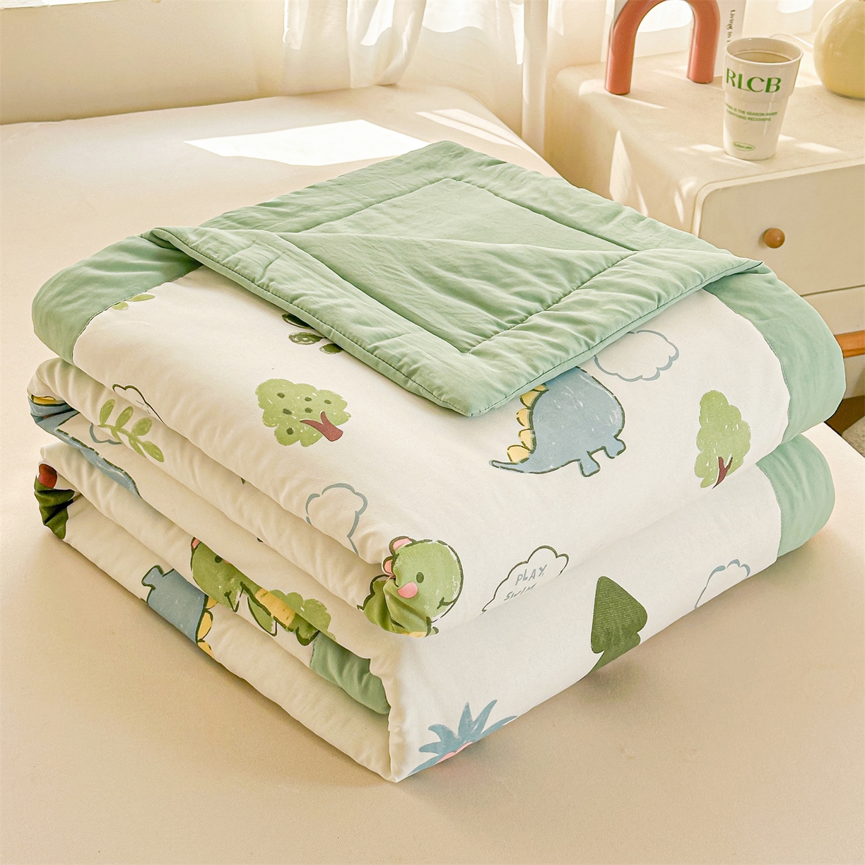 91家纺网 家纺一手货源 找家纺 晓时候 2026新款小清新印花夏被夏凉被空调被新疆棉花被被子被芯 恐龙乐园