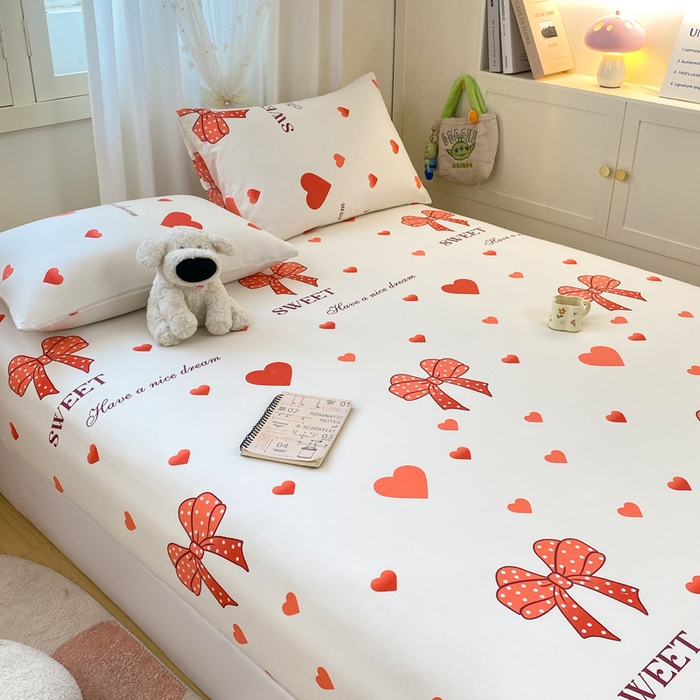 91家纺网 家纺一手货源 找家纺 朵朵家纺 2025新款超柔水洗棉云感印花单床笠床垫保护套床笠（床垫保护套可定制尺寸 ）-场景三 甜心结