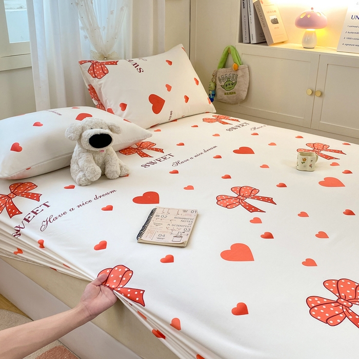 91家纺网 家纺一手货源 找家纺 朵朵家纺 2025新款超柔水洗棉云感印花单床笠床垫保护套床笠（床垫保护套可定制尺寸 ）-场景三 甜心结