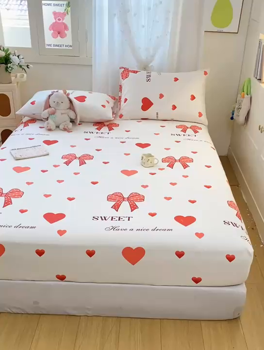 91家纺网 家纺一手货源 找家纺 朵朵家纺 2025新款超柔水洗棉云感印花单床笠床垫保护套床笠（床垫保护套可定制尺寸 ）-场景三 甜心结
