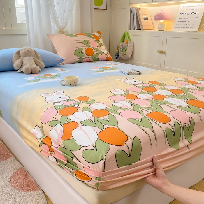 91家纺网 家纺一手货源 找家纺 朵朵家纺 2025新款超柔水洗棉云感印花单床笠床垫保护套床笠（床垫保护套可定制尺寸 ）-场景三 兔兔花园