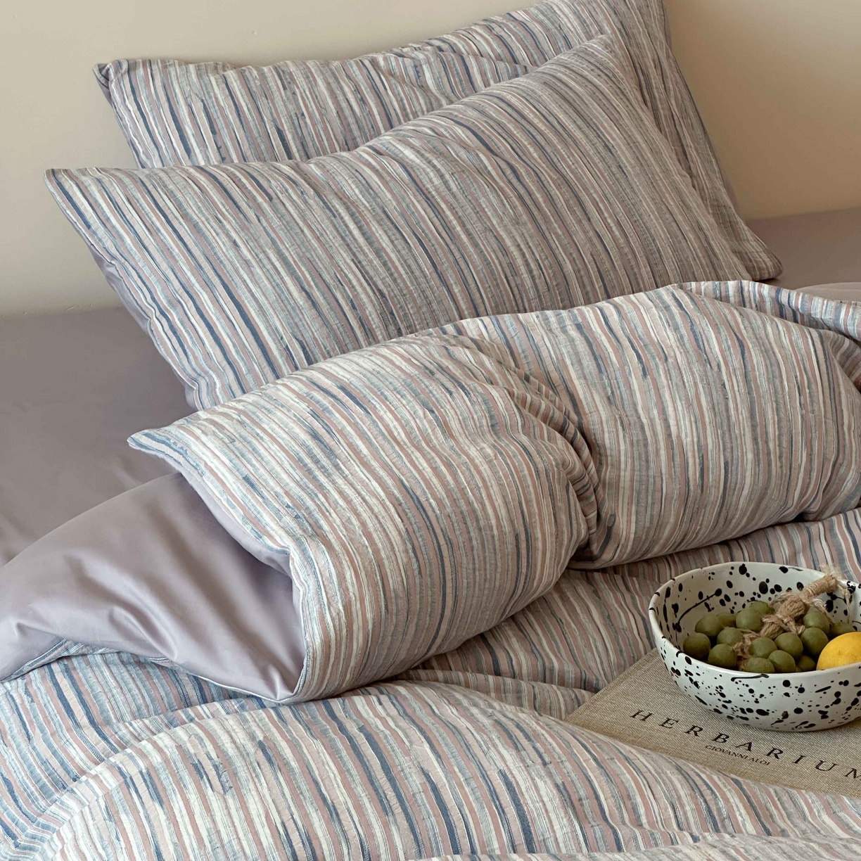 91家纺网 家纺一手货源 找家纺 云上 2026新款全棉纯棉色纺混段染条四件套-暮光 暮光-蓝紫