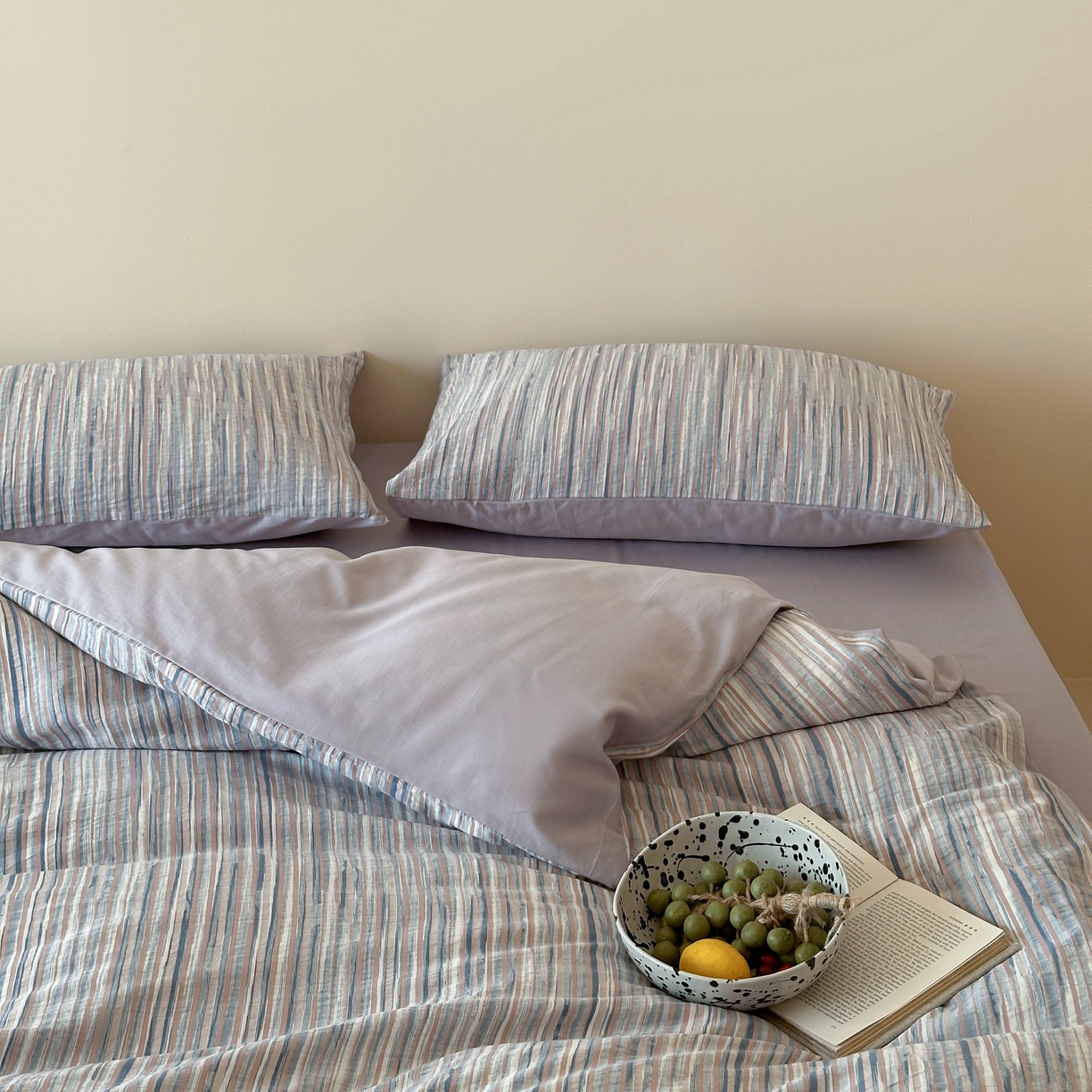 91家纺网 家纺一手货源 找家纺 云上 2026新款全棉纯棉色纺混段染条四件套-暮光 暮光-蓝紫