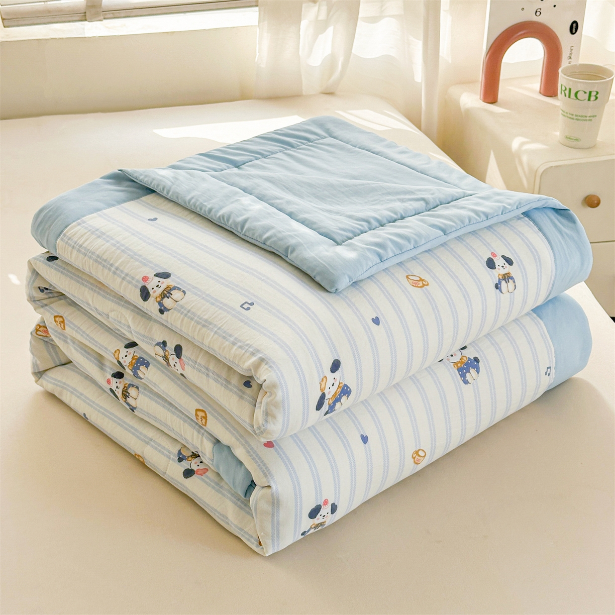 91家纺网 家纺一手货源 找家纺 晓时候 2026新款小清新印花夏被夏凉被空调被新疆棉花被被子被芯 音符小狗