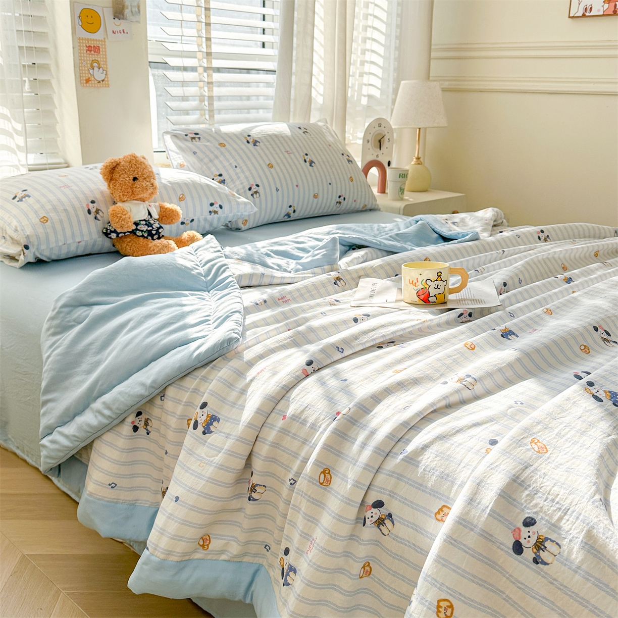 91家纺网 家纺一手货源 找家纺 晓时候 2026新款小清新印花夏被夏凉被空调被新疆棉花被被子被芯 音符小狗