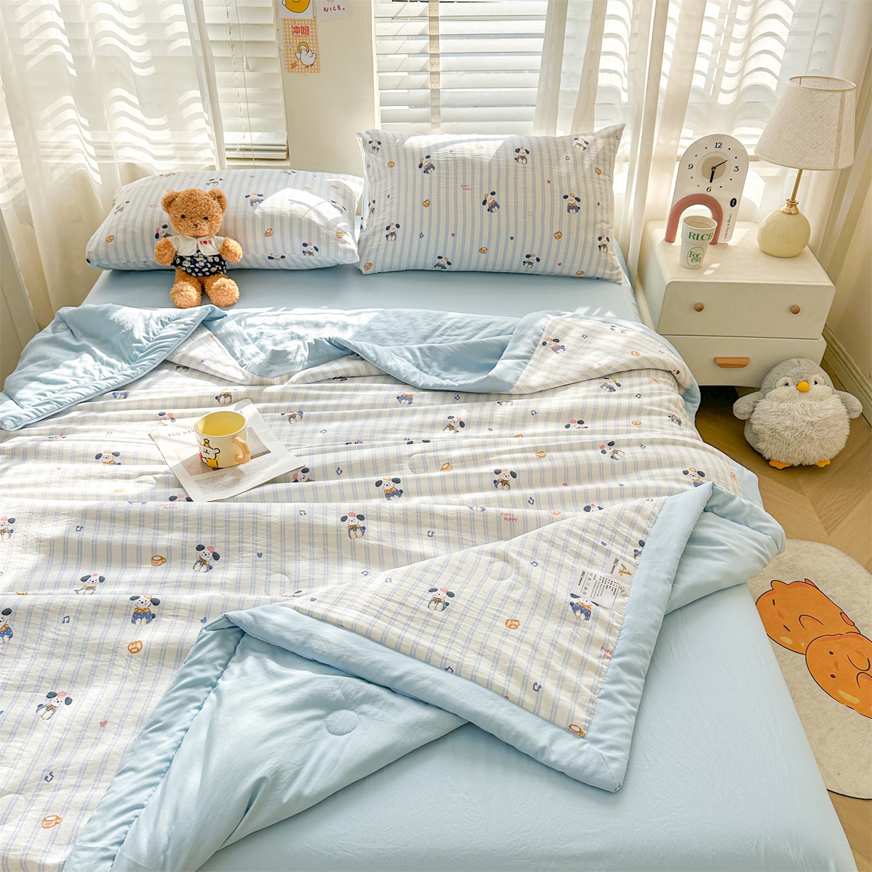 91家纺网 家纺一手货源 找家纺 晓时候 2026新款小清新印花夏被夏凉被空调被新疆棉花被被子被芯 音符小狗